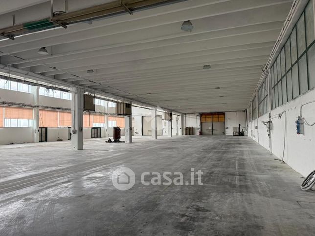 Capannone in commerciale in Via Cittadella 10