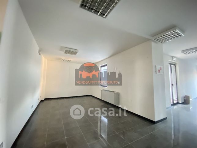 Ufficio in commerciale in Via Fratelli Pagani