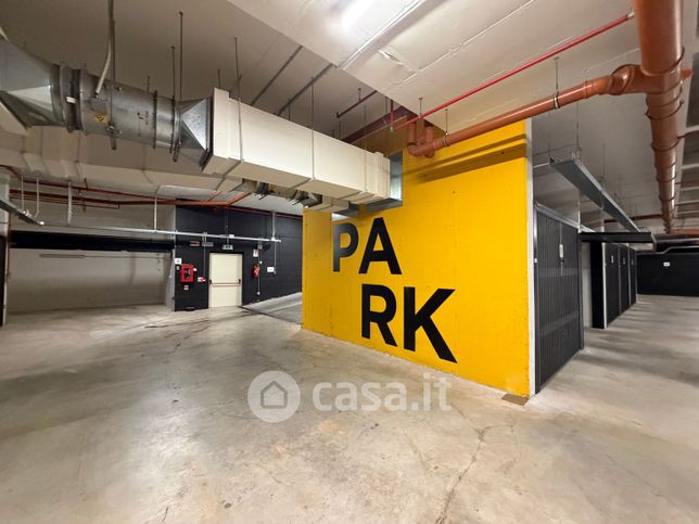 Box/posto auto in residenziale in Via delle Orfane 22