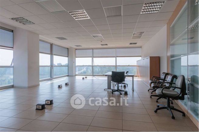 Ufficio in commerciale in Via delle Industrie 44 -46