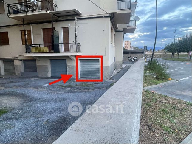 Box/posto auto in residenziale in Strada Statale 1 5