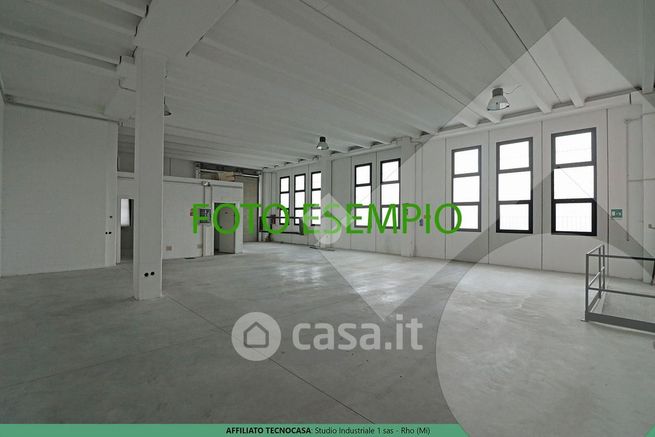 Capannone in commerciale in Via Barbaiana 1