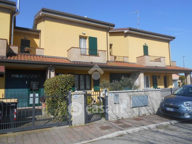 Villetta a schiera in residenziale in Via Isola di Cres 14