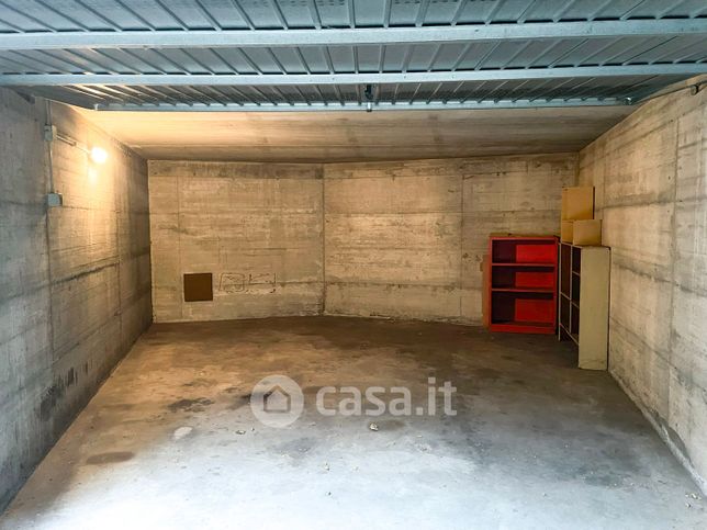 Garage/posto auto in residenziale in Via Pordenone 15