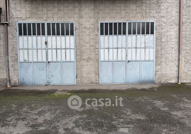 Capannone in commerciale in Via Tegas 40