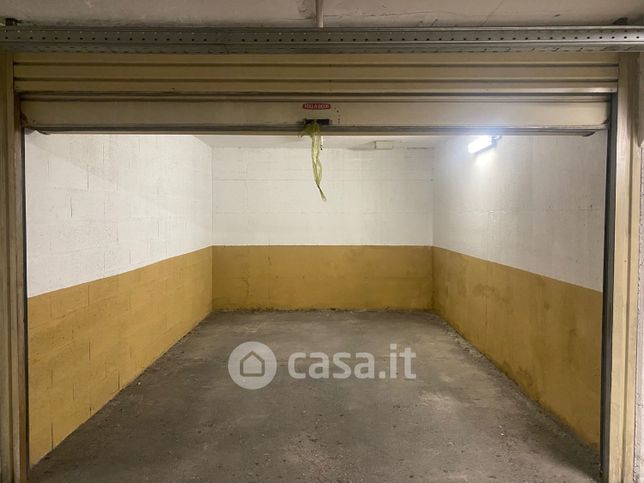 Garage/posto auto in residenziale in Via Fratelli Cairoli