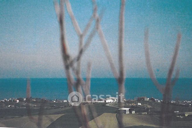 Casa indipendente in residenziale in 