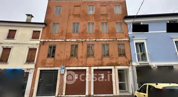 Appartamento in residenziale in Via Givlio Pontedera 11