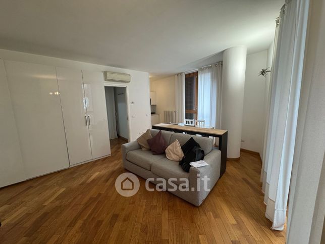 Appartamento in residenziale in Viale Certosa 92