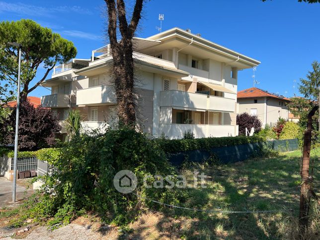 Appartamento in residenziale in Viale Sardegna 11