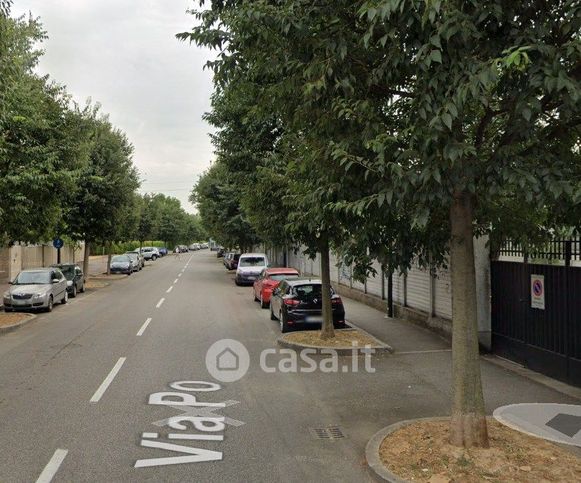 Capannone in commerciale in Via Po