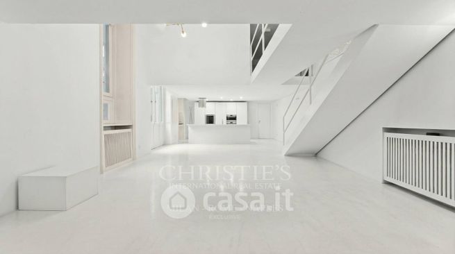 Ufficio in commerciale in Corso Monforte