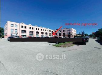 Ufficio in commerciale in Via Treviso 63