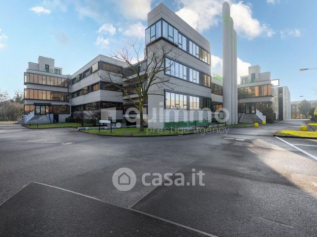 Ufficio in commerciale in Via Cassanese 100