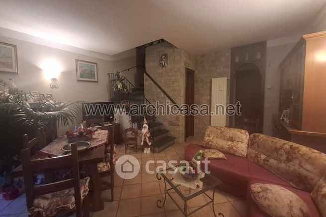 Casa indipendente in residenziale in Via Fratelli Rosselli