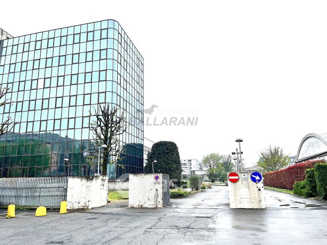 Ufficio in commerciale in Via Mecenate 90