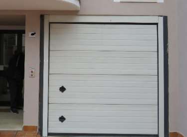 Box/posto auto in residenziale in Via XXV Aprile