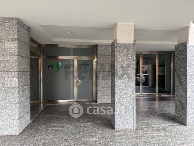 Ufficio in commerciale in Via Ugo Foscolo 23