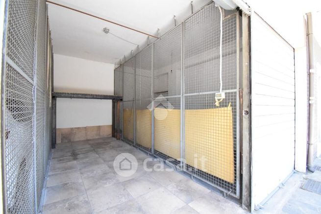 Box/posto auto in residenziale in Viale Galliano 18