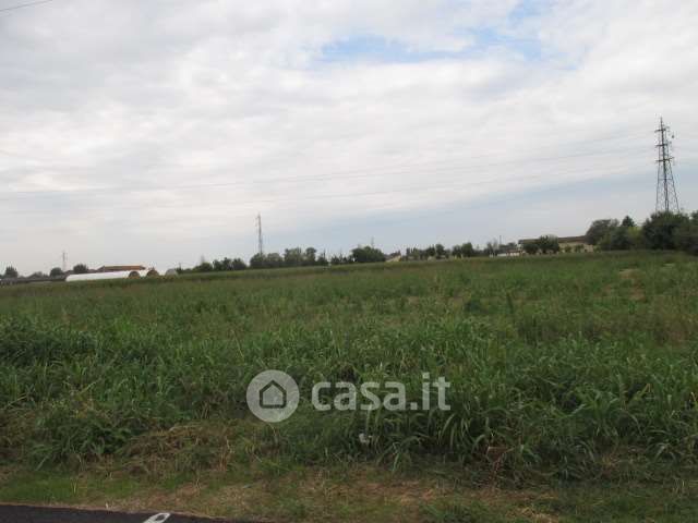 Terreno agricolo in commerciale in Piazza Luciano Manara