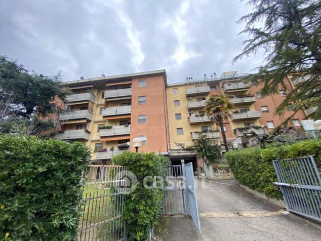 Appartamento in residenziale in Via Gelasio Adamoli 50