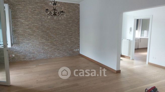 Casa bi/trifamiliare in residenziale in Via Sacro Cuore