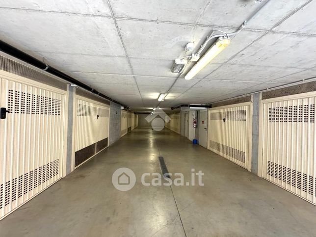 Box/posto auto in residenziale in Via Unione 18