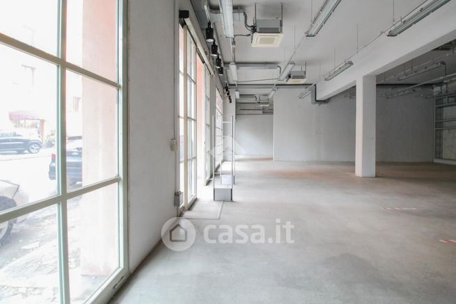 Ufficio in commerciale in Via Ponte Muratori