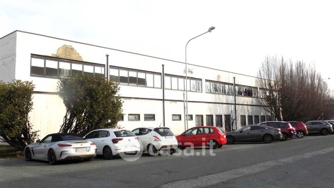 Capannone in commerciale in Piazzale shumm 2