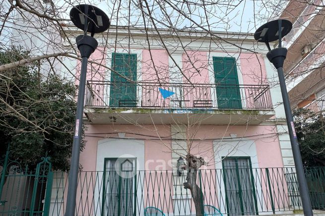 Villa in residenziale in Lungomare Giacomo Matteotti 91