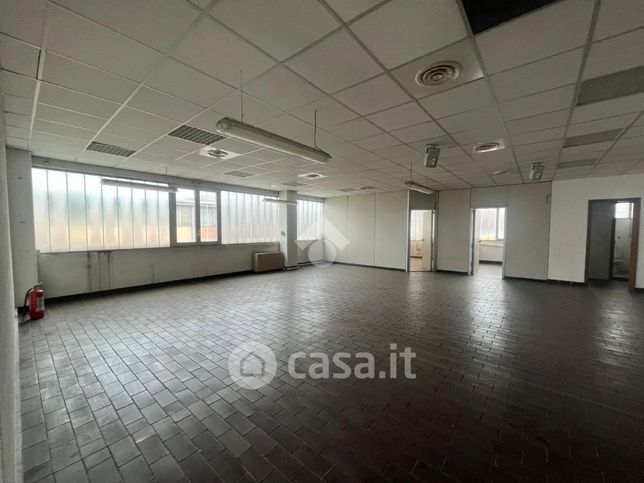 Capannone in commerciale in Via G.B. Tiepolo 7