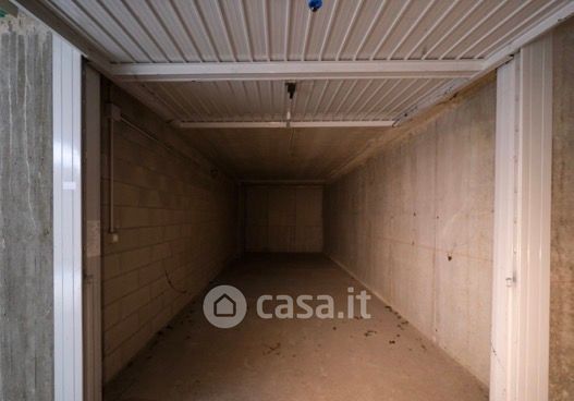 Box/posto auto in residenziale in Via Wolfgang Amadeus Mozart 26