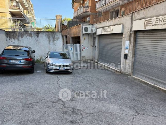 Box/posto auto in residenziale in Via Raciliana 10