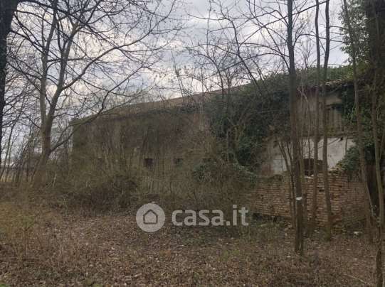 Rustico/casale in residenziale in Via Comunale di FaÃ¨