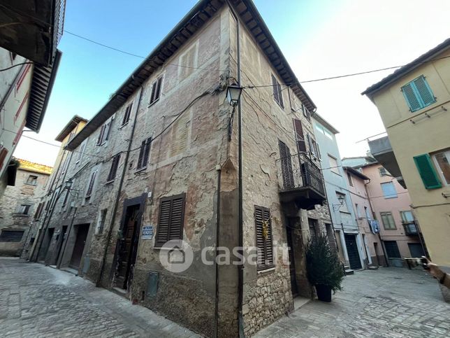 Casa indipendente in residenziale in Via Trieste 5