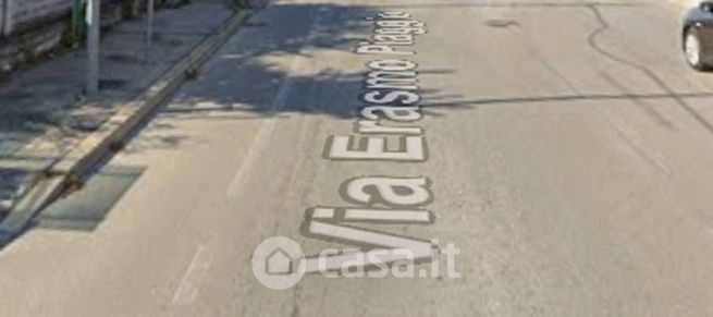 Box/posto auto in residenziale in Via Erasmo Piaggio