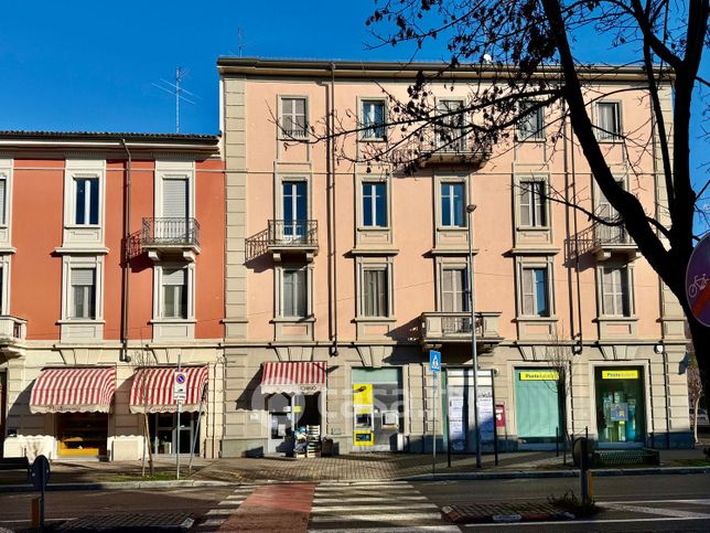 Negozio/locale commerciale in commerciale in Corso XXVII Marzo 81