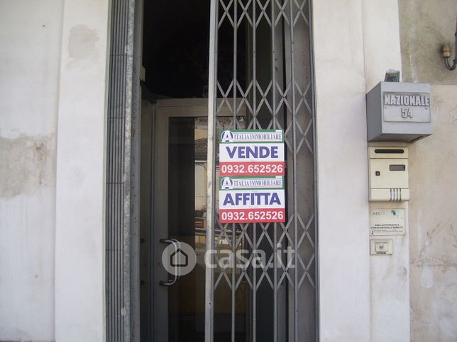 Negozio/locale commerciale in commerciale in Via NAZIONALE 54