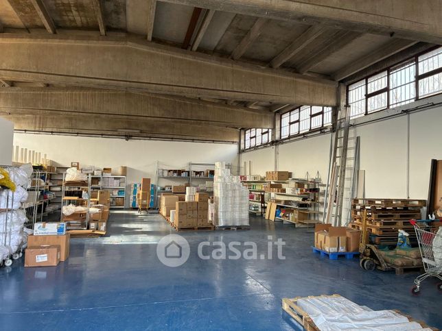 Capannone in commerciale in Via Kennedy
