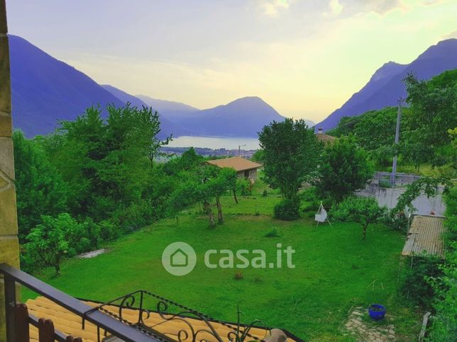 Villa in residenziale in 