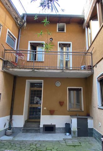 Casa indipendente in residenziale in Via A. Bossi 7