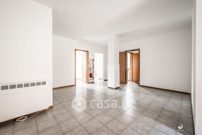 Appartamento in residenziale in Via Monte Cimone 24