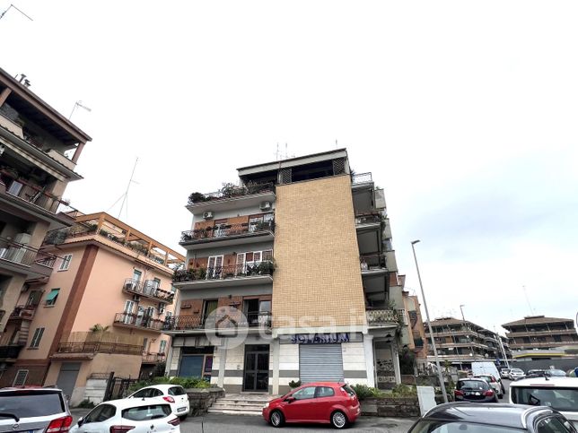 Appartamento in residenziale in Via del Trullo 22