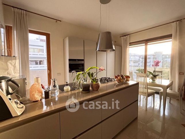 Appartamento in residenziale in Via Costantinopoli 42