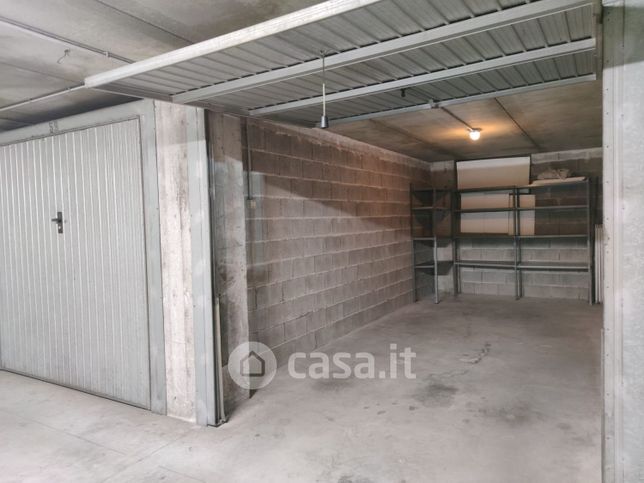 Box/posto auto in residenziale in Via Zancle 8