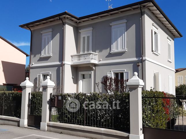 Appartamento in residenziale in Via emilio dandolo 28 /a
