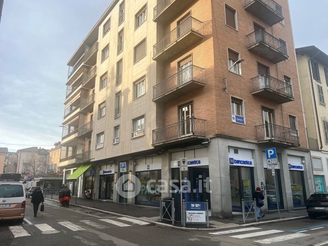 Ufficio in commerciale in Via Como 5