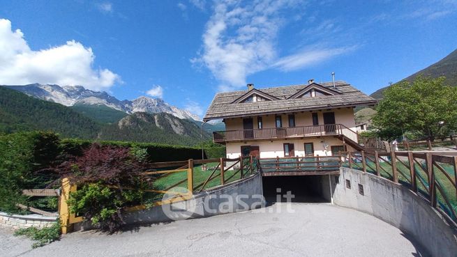 Appartamento in residenziale in Via Bardonecchia 50
