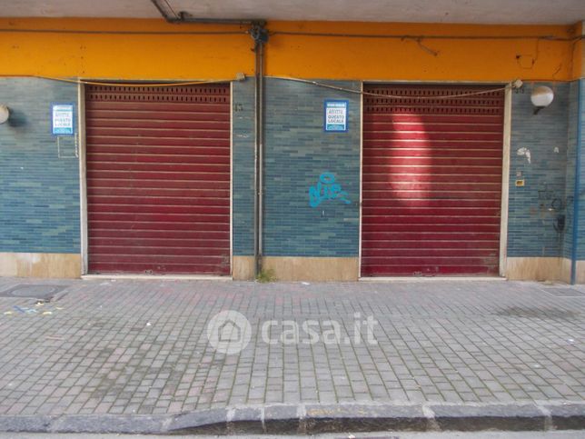 Negozio/locale commerciale in commerciale in Via Giuseppe Parini 43