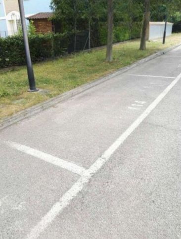 Box/posto auto in residenziale in Via Giuseppe Bovini